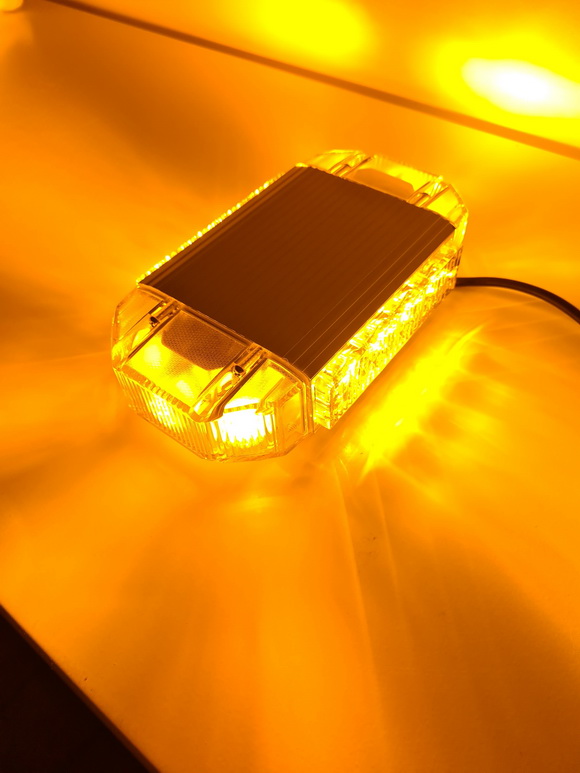 LED signaalbalk - 20W - compact– magneetmontage – ORANJE